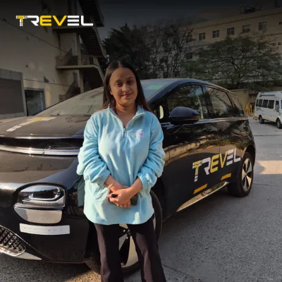 Trevel customer with EV cab